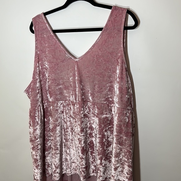 Torrid 5 VELVET SURPLICE BABYDOLL TANK pink - Picture 9 of 9